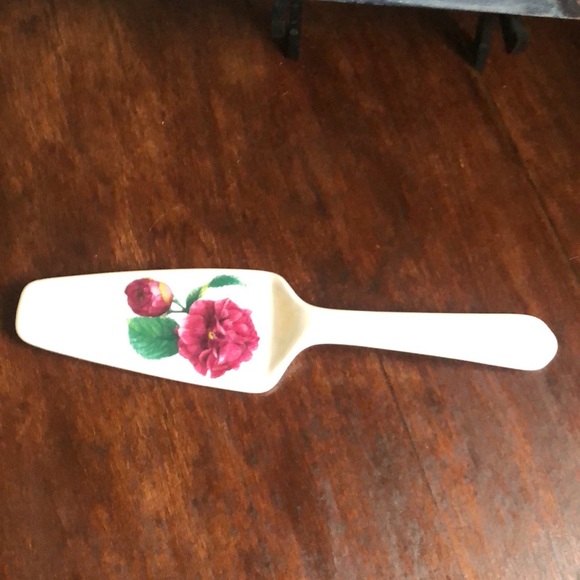 R. B. Bernarda Portugal Cake Server - Picture 4 of 7